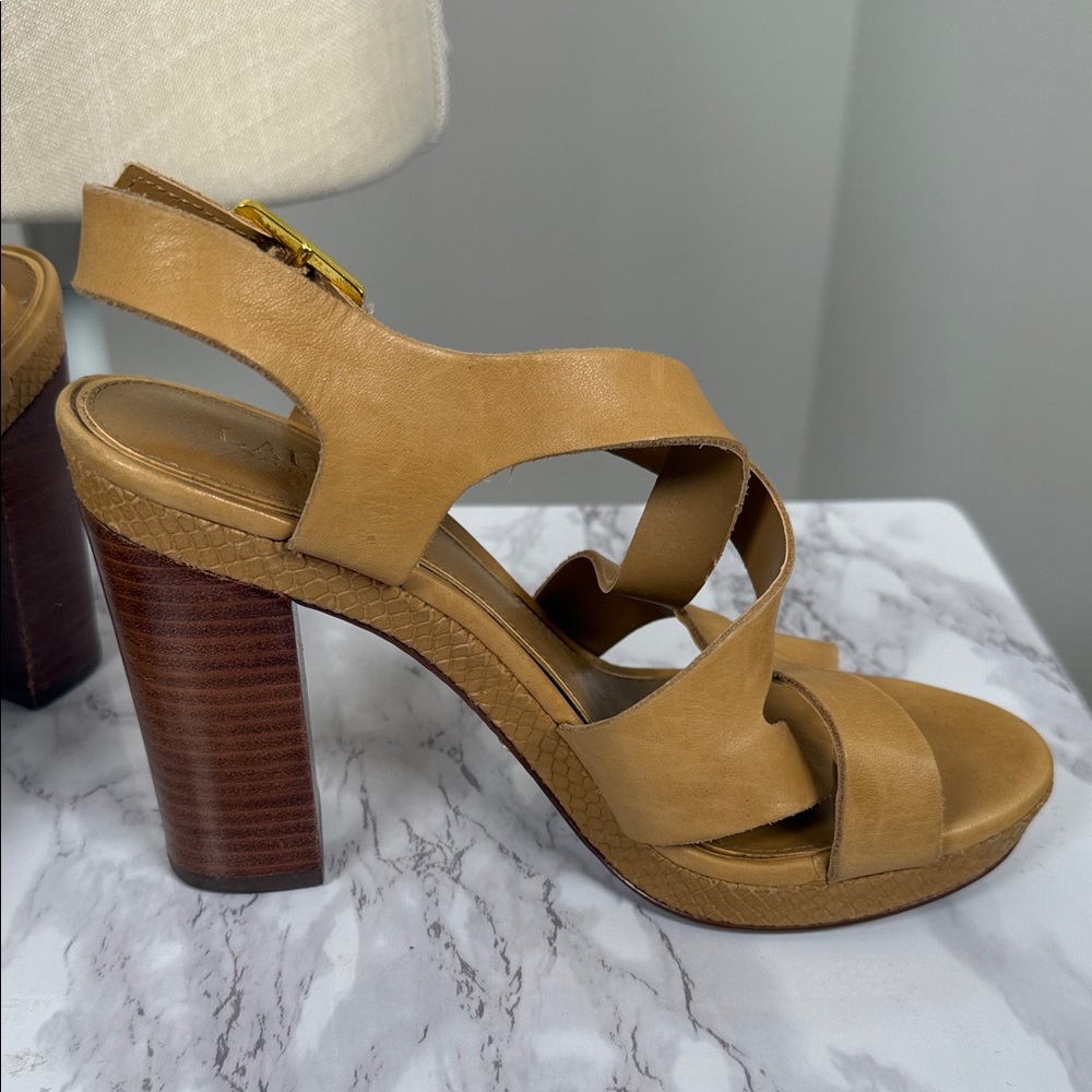 Lauren Ralph Lauren Elegant Tan Women's Sandals - Picture 4 of 12
